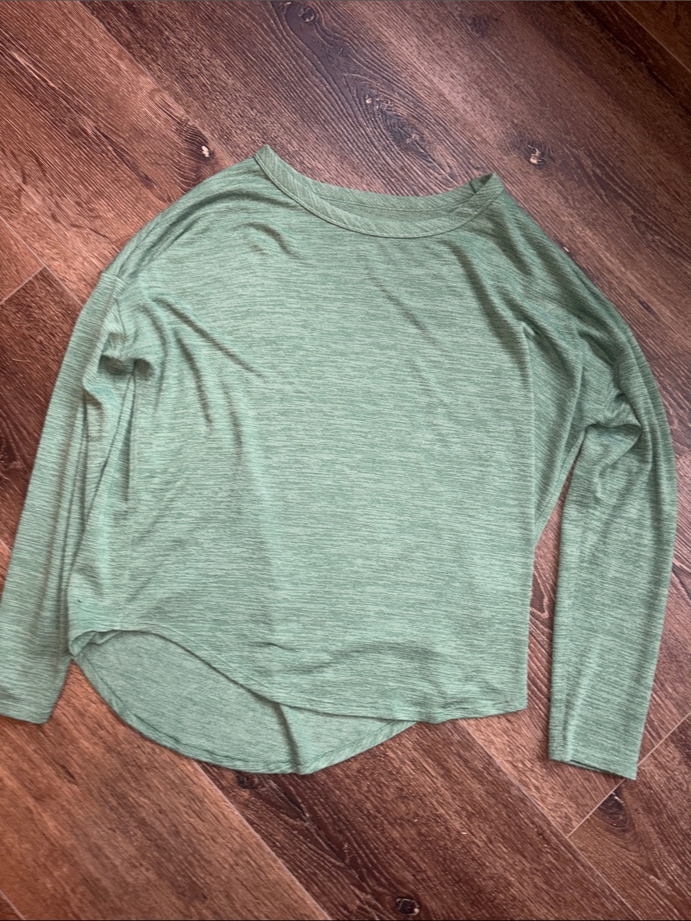 Time and Tru Olive Green Long-Sleeve Scoop Neck Top